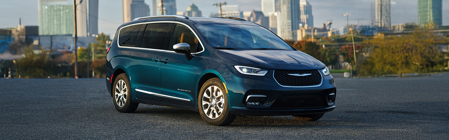 Chrysler Pacifica 2024 front side in black