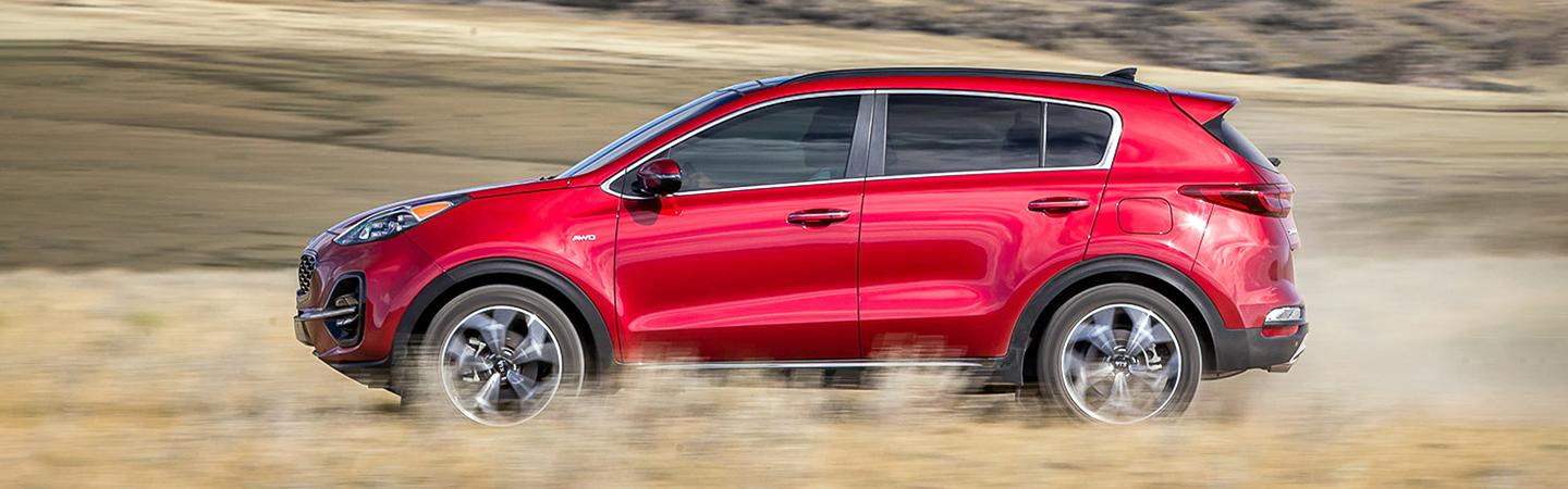 2022 Kia Sportage in motion side view 