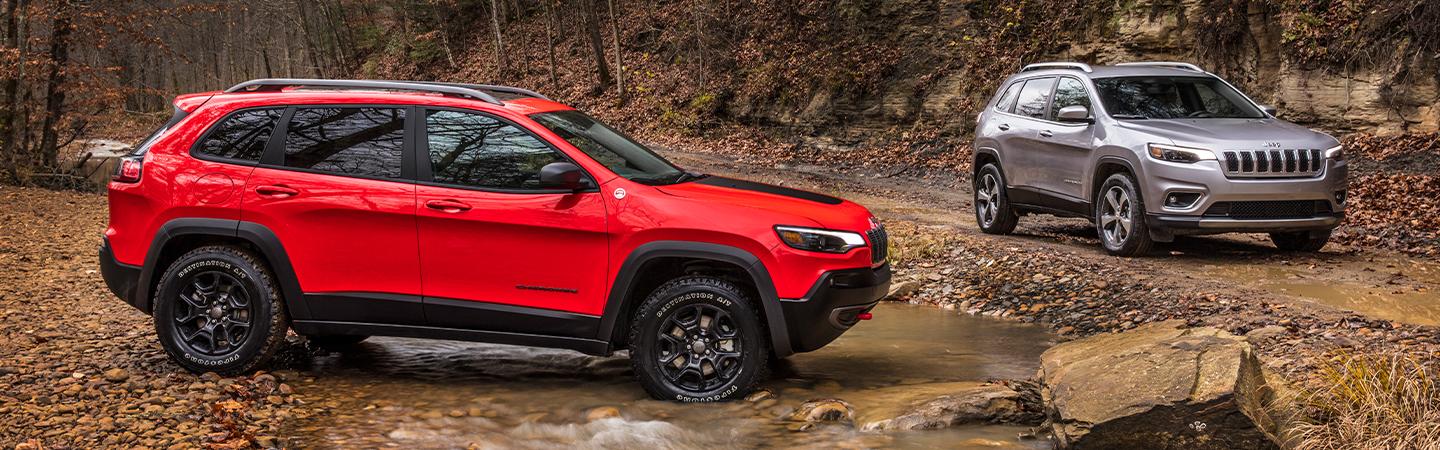 2021 Jeep Cherokee's parked side by side outside