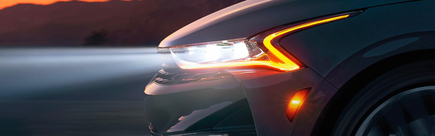 2021 Kia K5 front grille and headlight