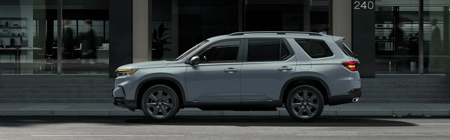 Configurations for 2025 Honda Pilot grey side view