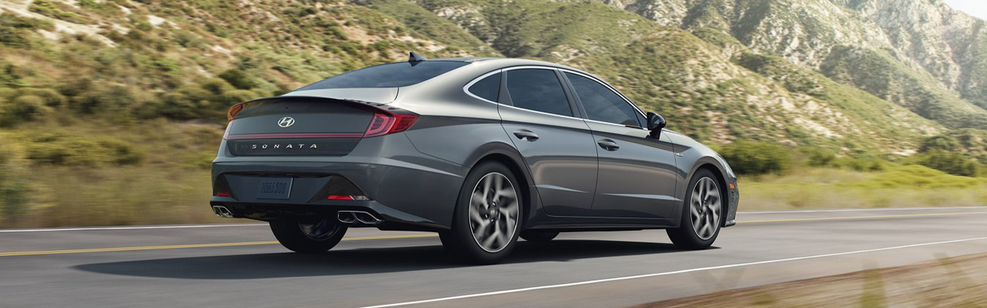 2022 Hyundai Sonata back view in motion