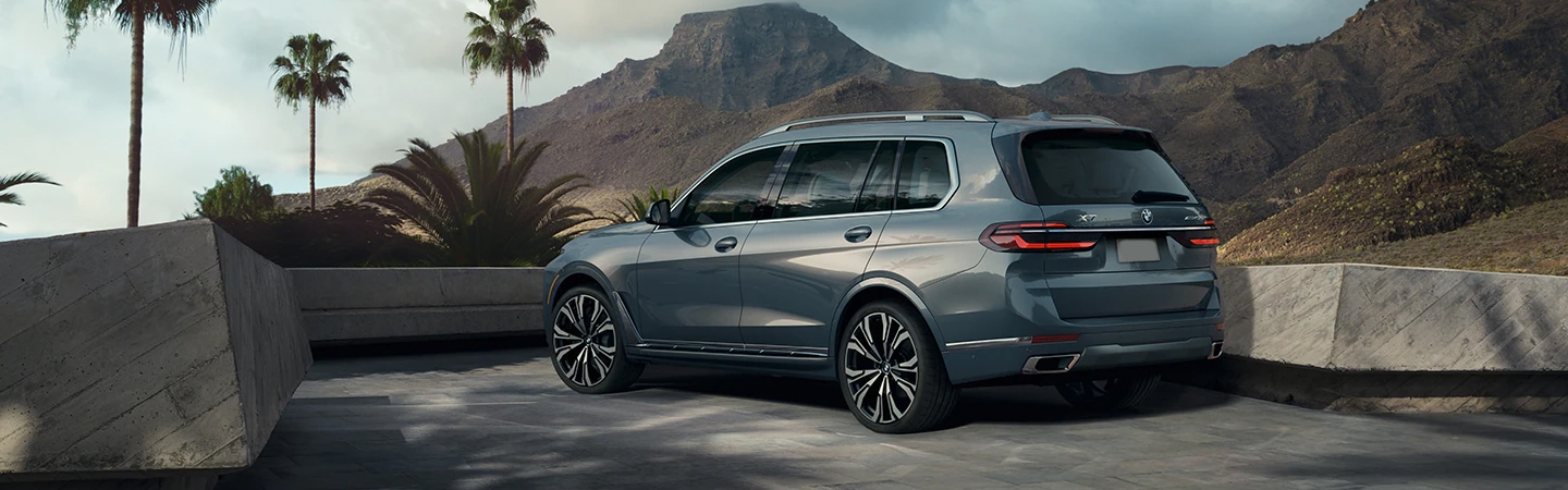 2023 BMW X7 slider3