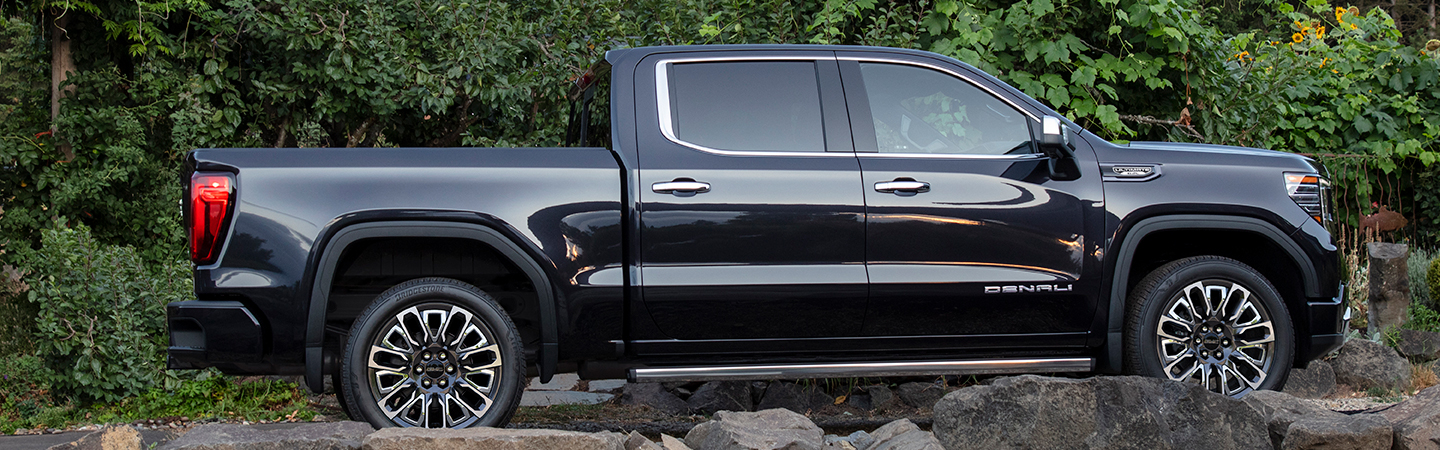 2024 GMC Sierra 1500 side back in black colour