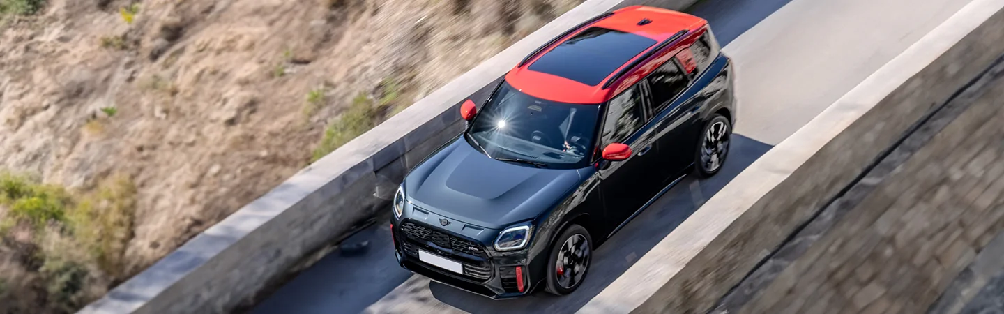 MINI JCW Countryman ALL4 top view driving
