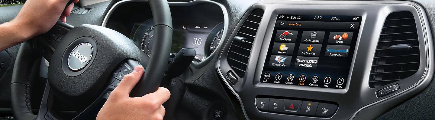 Full interior features view of the 2021 Jeep Cherokee