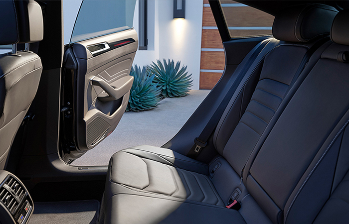 2022 Volkswagen Arteon Interior Features interiorsmall2