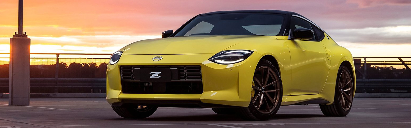 2023 Nissan Z Specs yellow frontview 