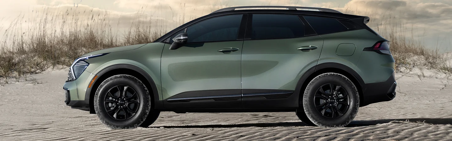 2025 Kia Sportage green side view