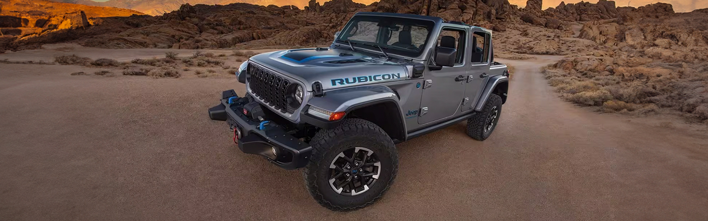 2024-Wrangler-4xe side front in silver colour