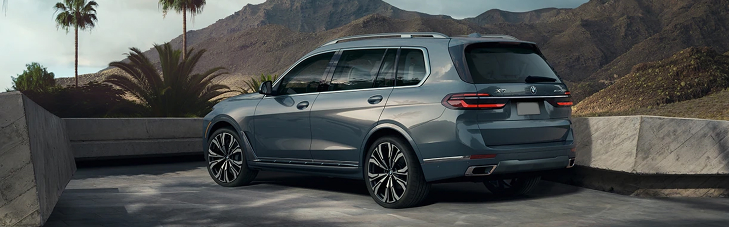 2023 BMW X7 Specs and Features Slide3