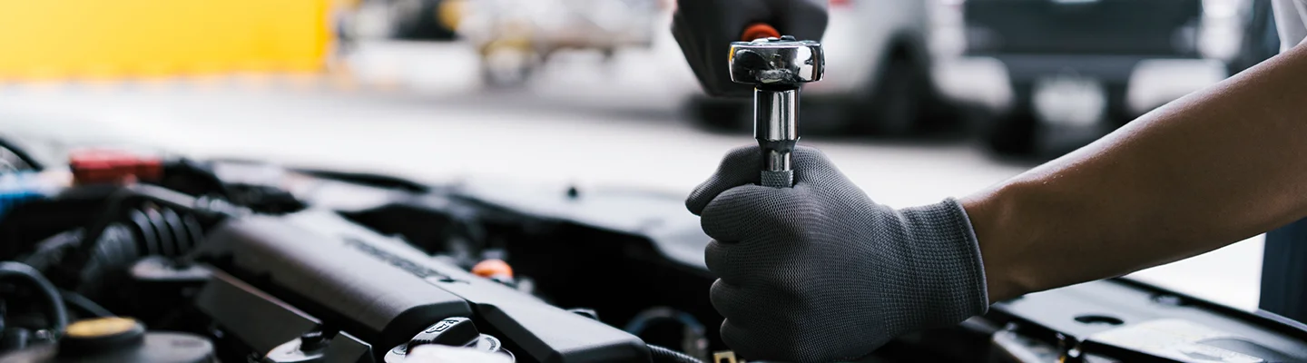 tech servicing engine