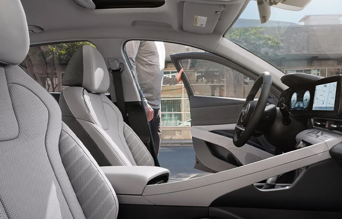 2023 Hyundai Elantra interiorsmall-2