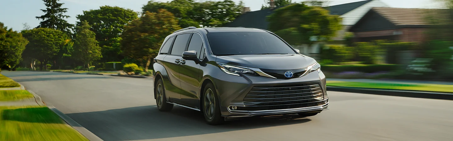 front view of a 2025 Toyota Sienna LE