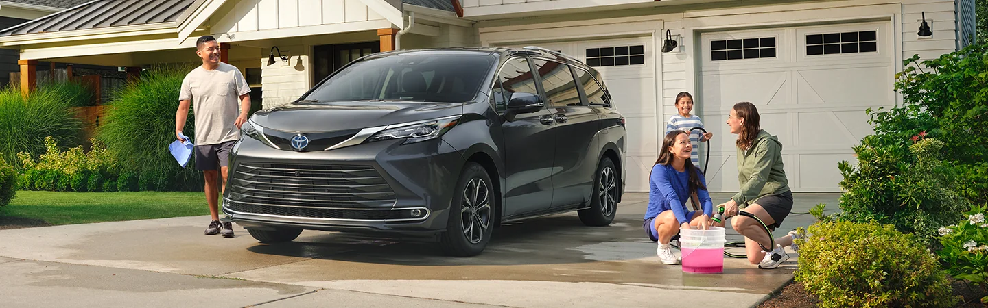 a silver 2025 Toyota Sienna LE about to get a hand wash