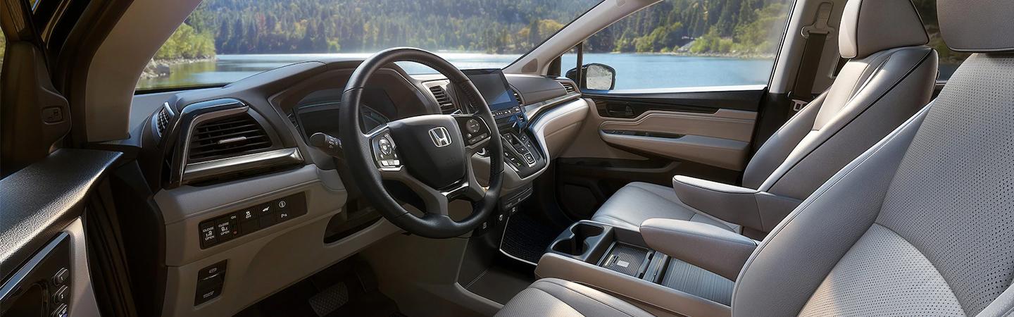 Steering wheel and entertainment center of the 2021 Honda Odyssey
