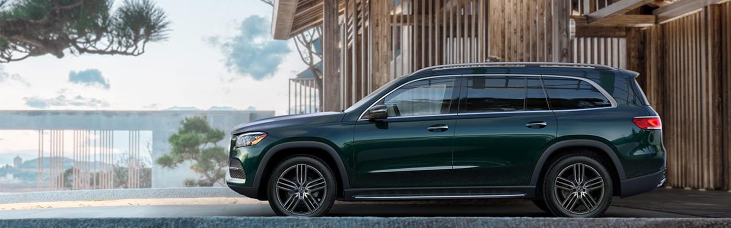 2022 Mercedes-Benz GLS paeked in driveway of home