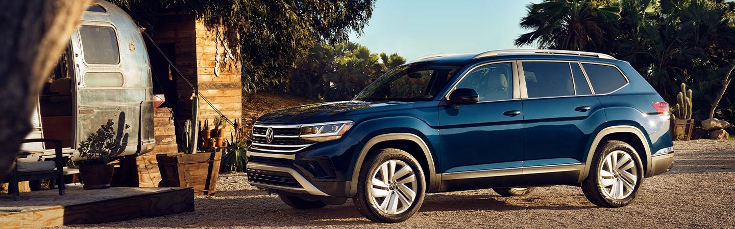 Side view Blue 2021 Volkswagen Atlas