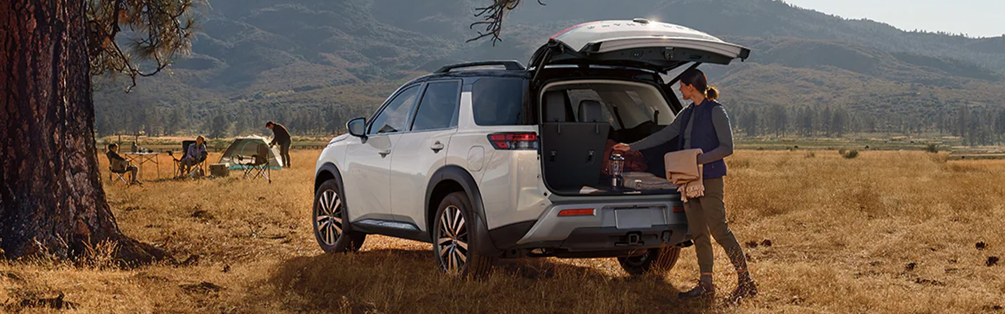 2024 Nissan Pathfinder white color backside