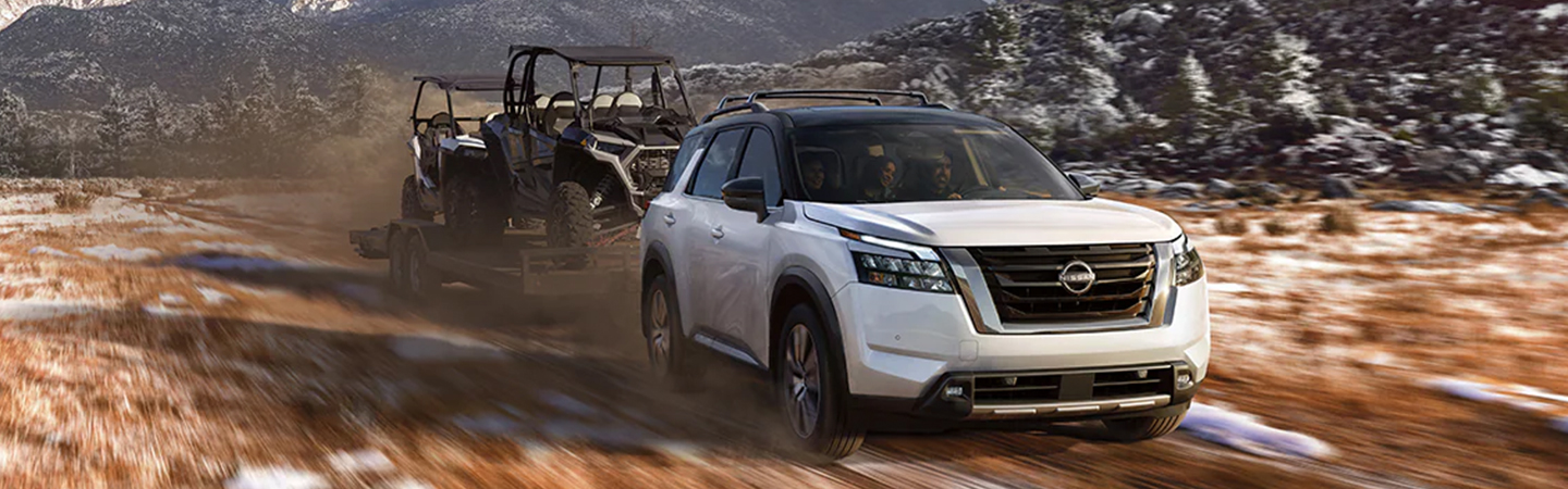 2024 Nissan Pathfinder white color frontview