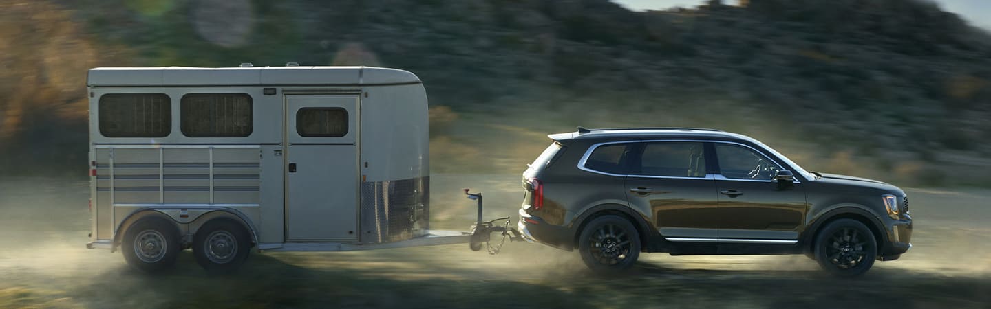Kia Telluride towing trailer