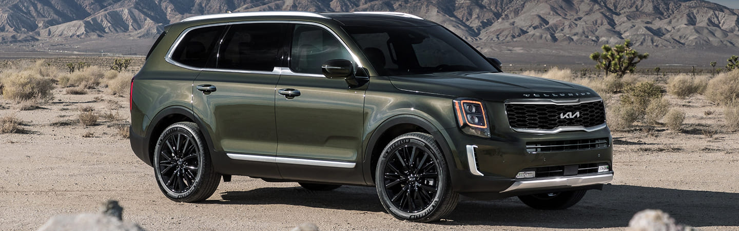 Kia Telluride green in the desert