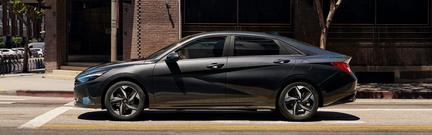 Hyundai Elantra 2023 Model slider2