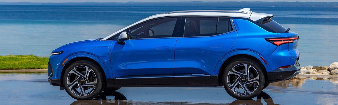 2024 Chevrolet Equinox Specs front side with blue colour