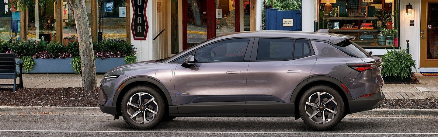 2024 Chevrolet Equinox Specs Side front with silver colour