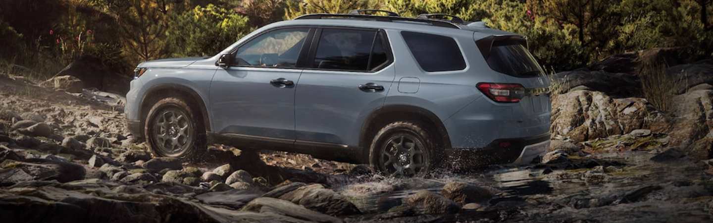 2023 Honda Pilot Specs and Features slide1