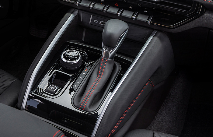 2023 Chevrolet Colorado Interior Features