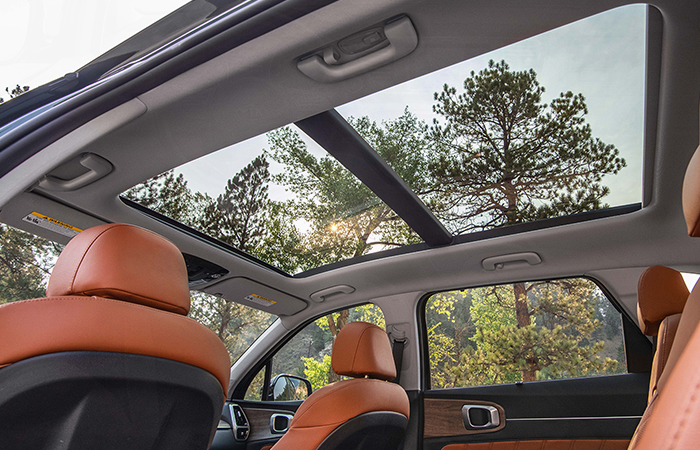 2023 Kia Sorento interiorsmall-1