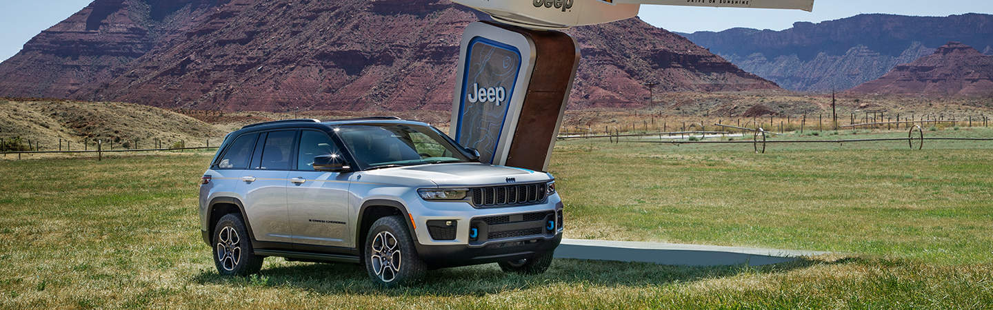 2023 Jeep Grand Cherokee vs. Toyota 4Runner slider4