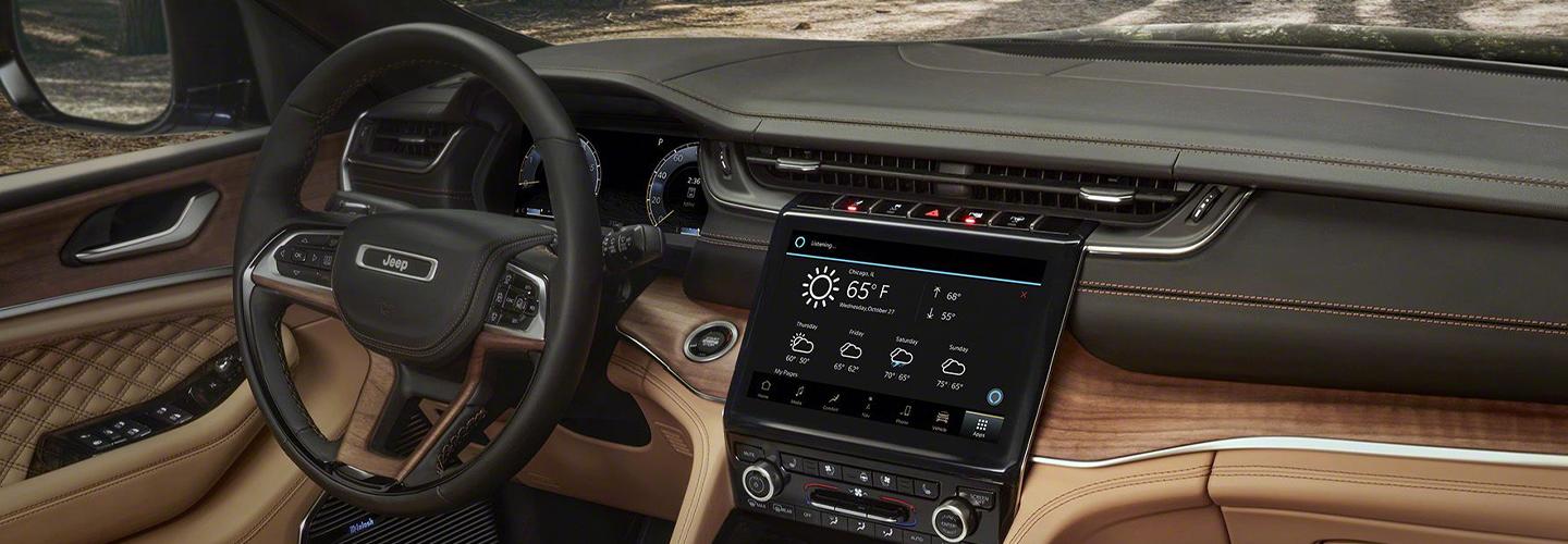 2021 Jeep Grand Cherokee interior dashboard technology