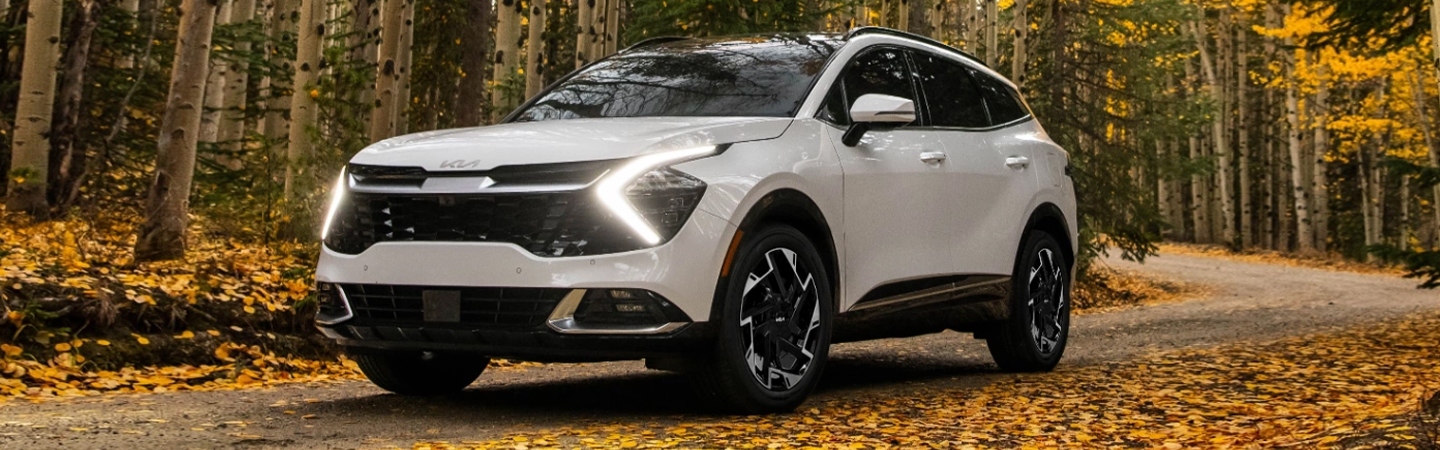 2024 Kia Sportage Specs side front in white colour