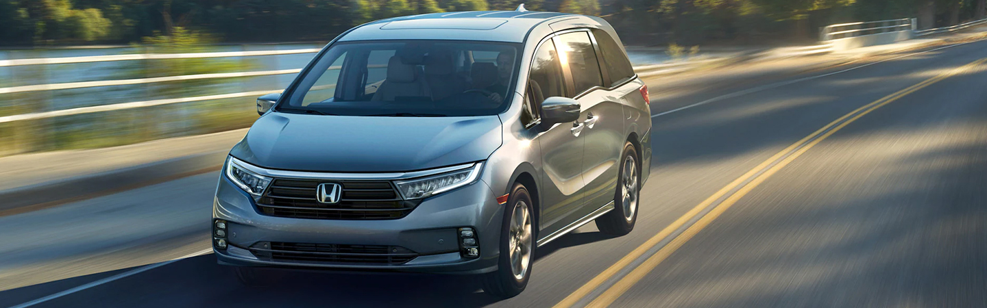 2024 Honda Odyssey silver color frontview