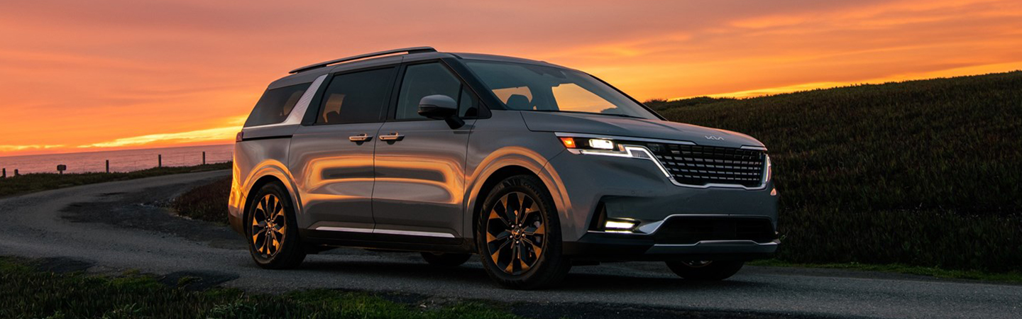2024 Kia Carnival Front-Side View With Blue Color