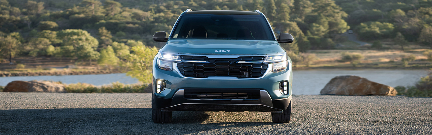 2024 Kia Seltos Front View With Olive Blue