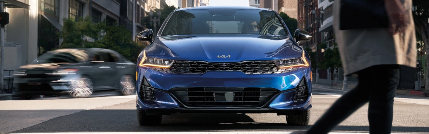 2024 Kia K5 Specs front side in blue colour