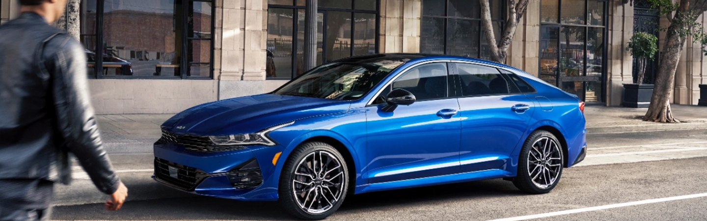 2024 Kia K5 Specs side front in blue colour