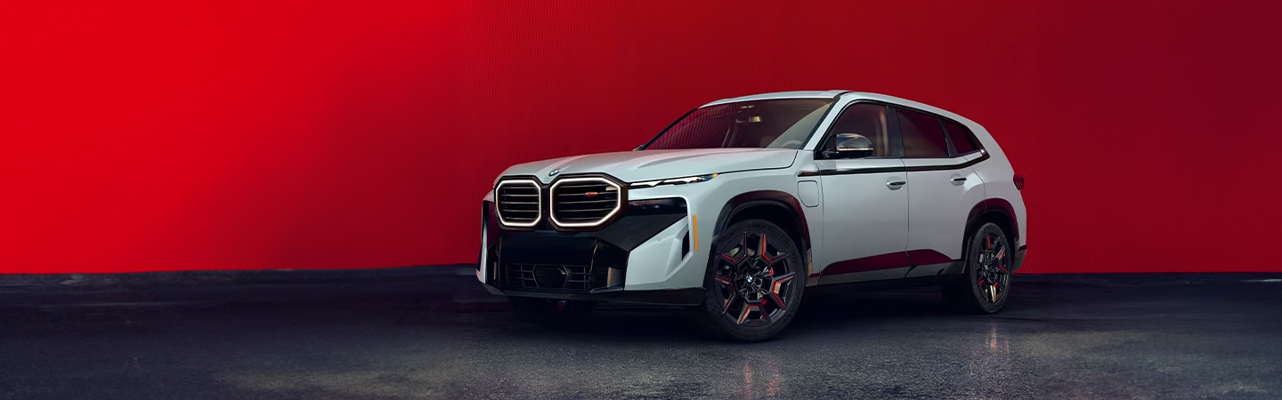 2024 BMW XM Specs white sideview