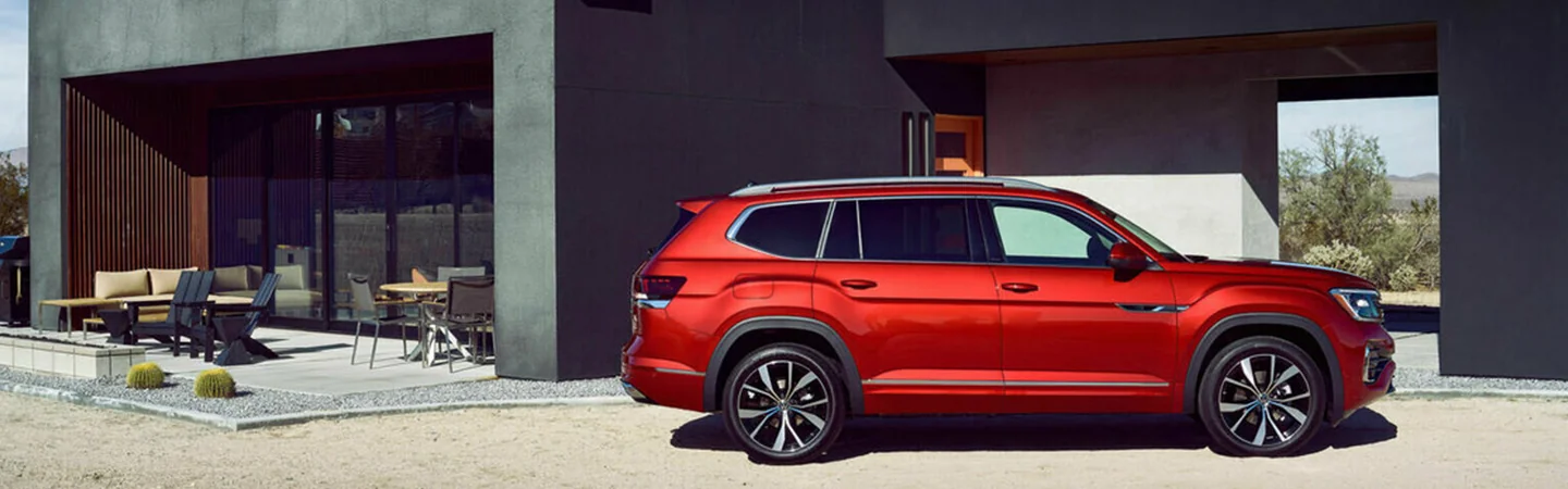 2024 Volkswagen Atlas Specs side front in red colour