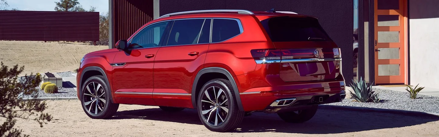 2024 Volkswagen Atlas Specs side back in red colour