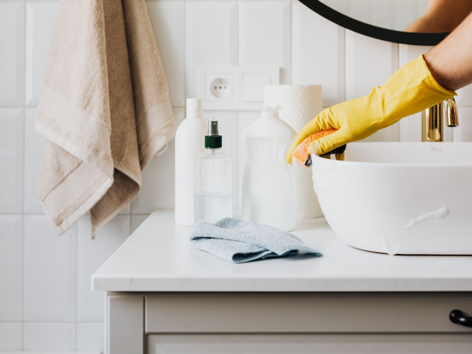 Locally Owned and Operated Cleaning Company Scrub Lou Locally Owned and Operated Cleaning Company