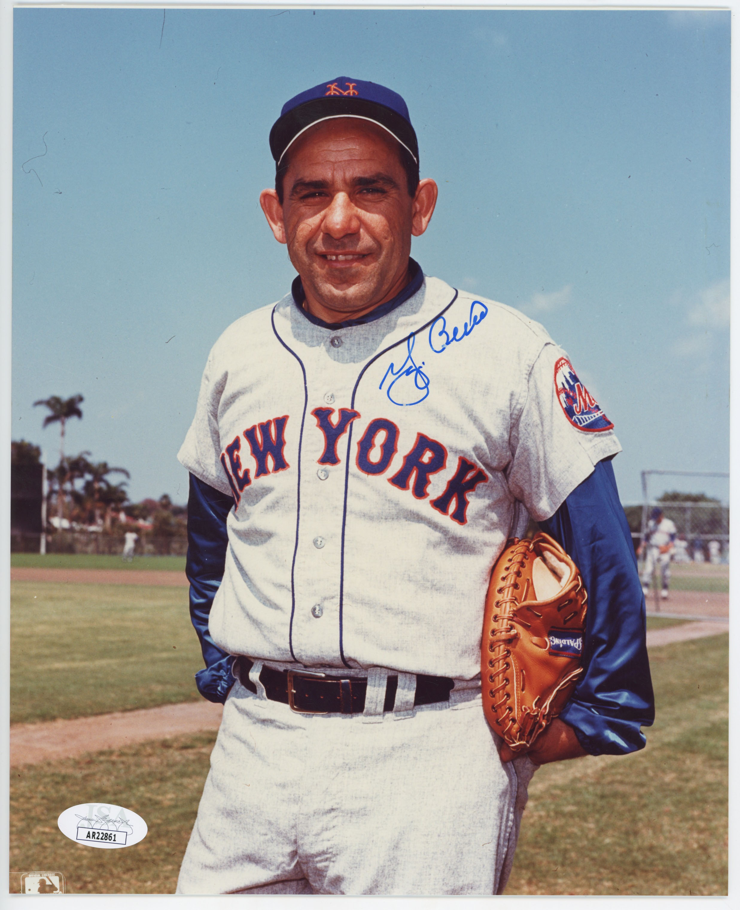 8 x 10  Berra, Yogi (NYM uniform) 9..5 JSA LOA (CARD)