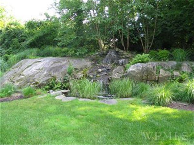 40 Sonn Drive
