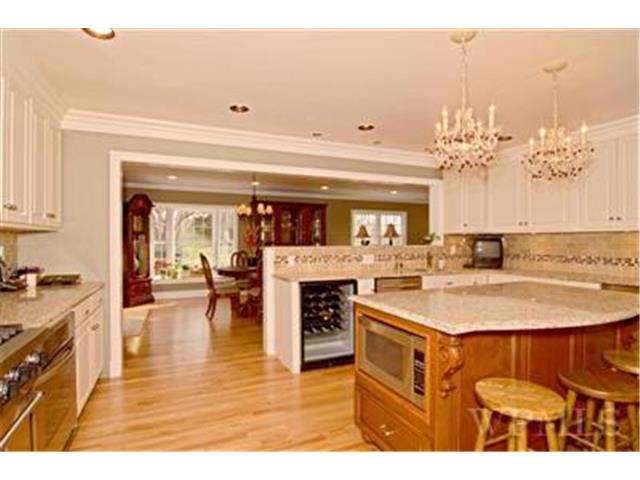 7 Iroquois Trail