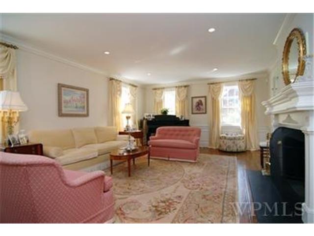 5 Holly Lane