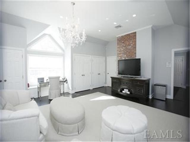 9 Seneca Trail