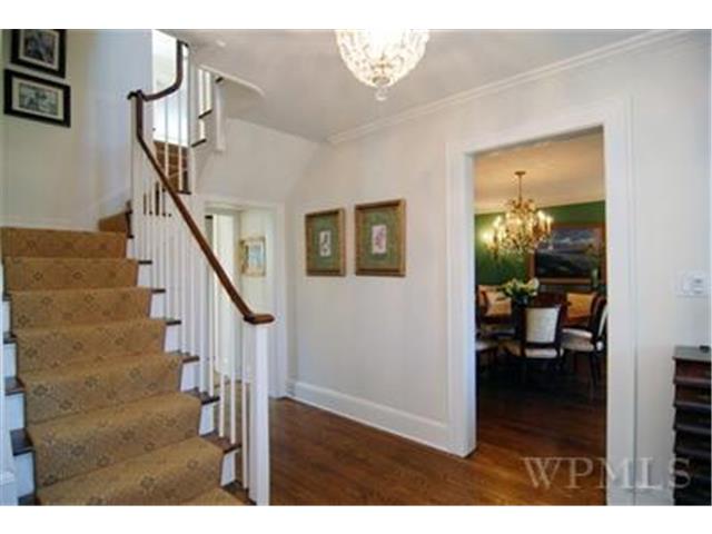 5 Holly Lane